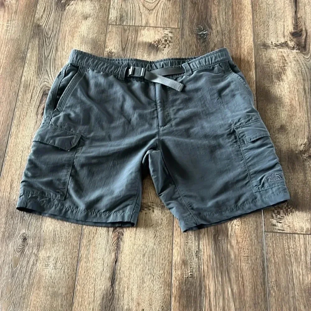 The North Face Men’s Cargo 10” inseam Charcoal Grey Size 40